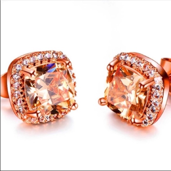 💫Beautiful Morganite Rose Gold Stud Earrings💫 - Picture 3 of 5
